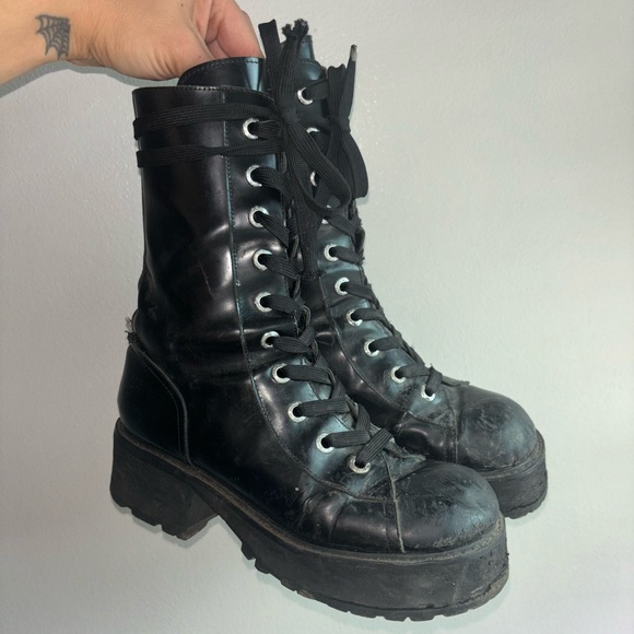 Platform boots - Picture 1 of 4
